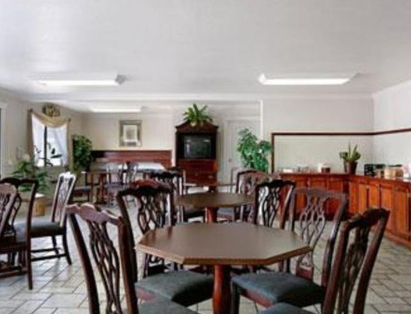 Econo Lodge Inn & Suites Central Medford Restaurang bild